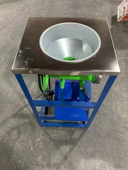 Mlynček na mäso elektrcky - 3