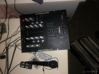 Turntable Sound System - 3