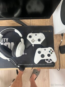 Xbox Series S 512 GB – ako nový, plne funkčný, 2 ovládače - 3