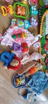 Hračky pre bábätko+podložka na hranie - 3
