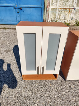 (50)  Horné kuchynské skrinky - 3