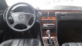 Mercedes E 220 D - 3