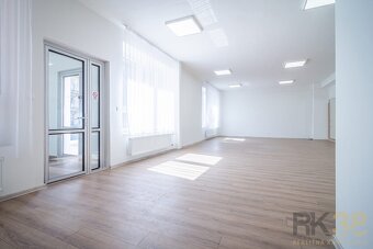 Priestranné a flexibilné obchodné priestory na predaj - 3