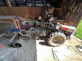 Záhradný traktor s vlečkou - 3