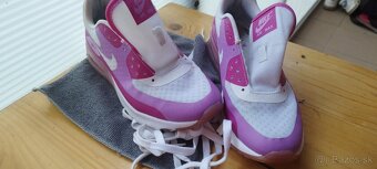 Converse,Adidas,2x Nike air Max - 3