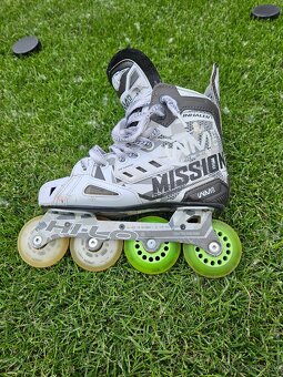 Predám hokejové inline korčule MISSION INHALER Wm03 veľ 36,5 - 3