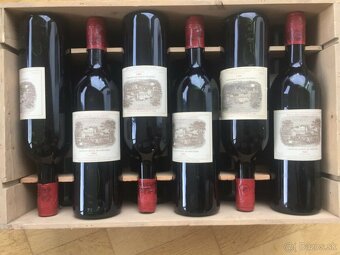 Pivničný nález 12 dekoratívnych fliaš Lafite Rothschild 1982 - 3