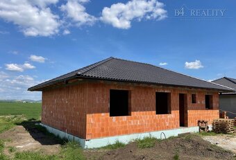 Rozostavaný 4i bungalov, pozemok 443 m2 / Veľké Bierovce - 3
