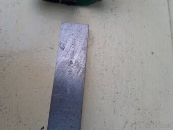 Predám kovový uholník - 3