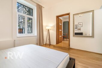 Pri PREZIDENTSKOM PALÁCI - DVOR - 2 izb. - 51,19 m2 - OKNA D - 3
