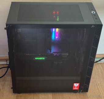 Predam Herny PC (Ryzen 5 3600 + RX 5700 XT) - 3