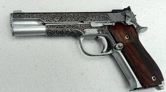 Luxusná gravírovaná pištoľ Smith & Wesson 52-1 - 3