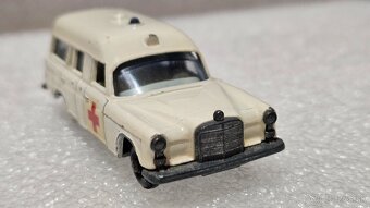 Matchbox Lesney Mercedes - Benz Ambulance - 3