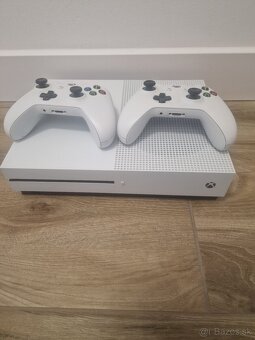 Predám xbox one S+volant ferrary - 3