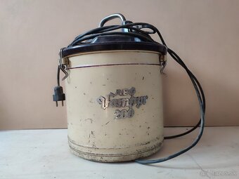 Staré vysávače. - 3