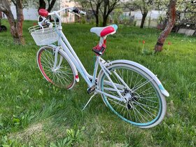 Veselý a zachovalý dámsky mestský bicykel - 3