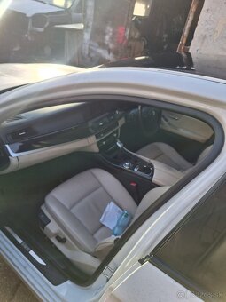 Rozpredám BMW 520d F10 135kw rv11 - 3
