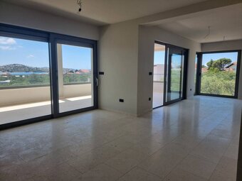 CHORVÁTSKO - Luxusné priestranné apartmány - TRIBUNJ - 3