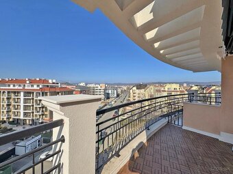 Panoramatický apartmán s jednou spálňou a veľkou terasou v e - 3