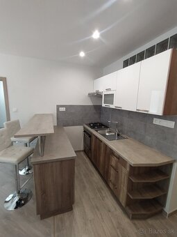 1-izbový zrekonštruovaný, plne zariadený byt s balkónom - 3