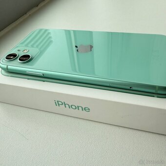 iPhone 11 - zelený - 3