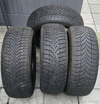 Predám zimné pneumatiky 215/55 r17 Nexen winguard sport 2 - 3