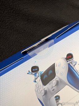 PS5 DualSense Astro Bot Joyful Limited Edition - 3