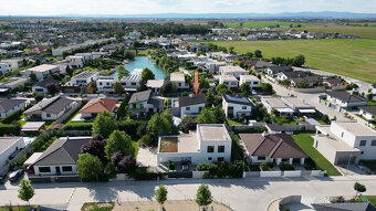 ZNÍŽENÁ CENA za SUPER 6 izb. RD 202 m2, pozemok 700 m2, bazé - 3