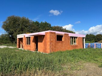 Pracovnik , Brigadnik - 3