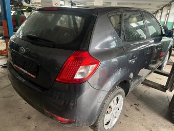 Rozpredám na diely Kia Ceed I benzín diesel automat manuál - 3