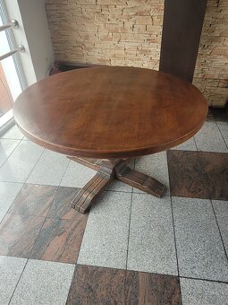 Okrúhly stôl - 3