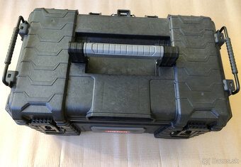 Novy Kufor KETER 22 a Naradie - 3