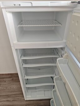 Chladnička Indesit DF02 - 3