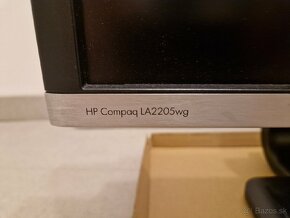 HP Compaq LA2205wg 22", DisplayPort , VGA, DVI-D, USB hub - 3