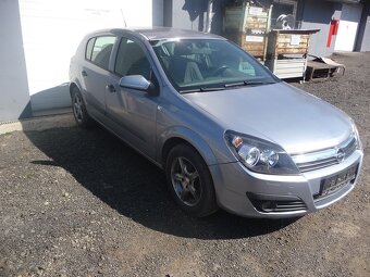 Opel Astra H........................nahradne diely - 3