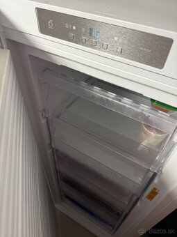 Mraznička Whirlpool UW4 F2Y WBF - 3