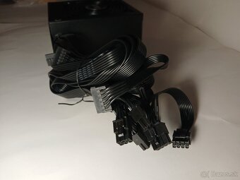 Predám PC zdroj ADATA XPG PROBE 600 W - 3