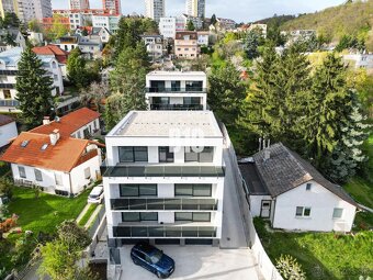 4IZBOVÝ BYT S TERASOU V PROJEKTE, V KTOROM SA NACHÁDZAJÚ LEN - 3