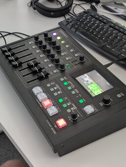 Roland VR-4HD – Audio/Video mixér - 3