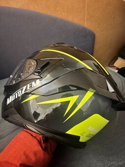 Helma na moto - 3