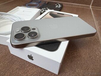 Apple iPhone 15 Pro 128GB Natural Titanium - 3