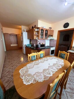 Veľký,zariadený,pekný 3 IB + balkón, ul. Ku Bratke, Levice - 3