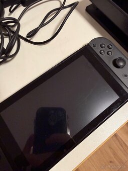 Predám Nintendo switch V2 - 3