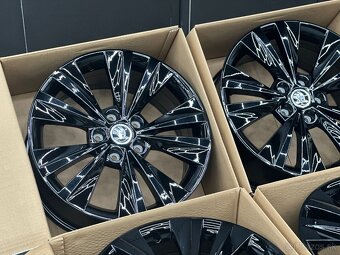 5x112 r17 superb 2 cistonove originál lak - 3