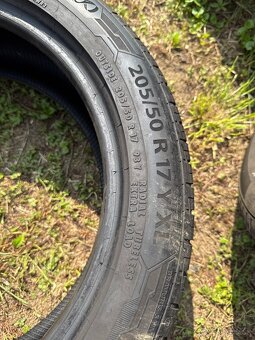 205/50R17 - 3