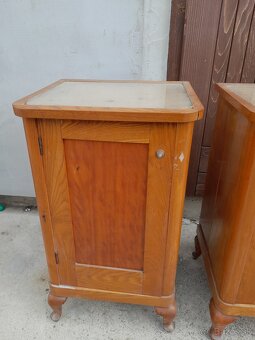 Predám velmi staré nočné stolíky - 3