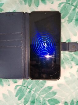 Predám Motorola e13 - 3