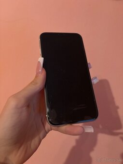 Predam iphone 11 biely - 3