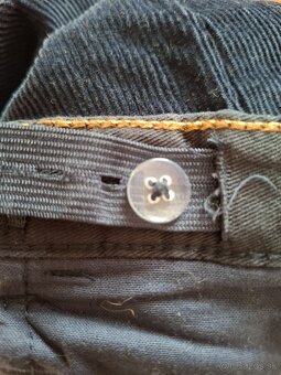 Tmavomodré menčestráky s nastavením v páse 134 - 3