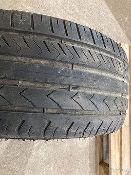 225/40 R18 - 3